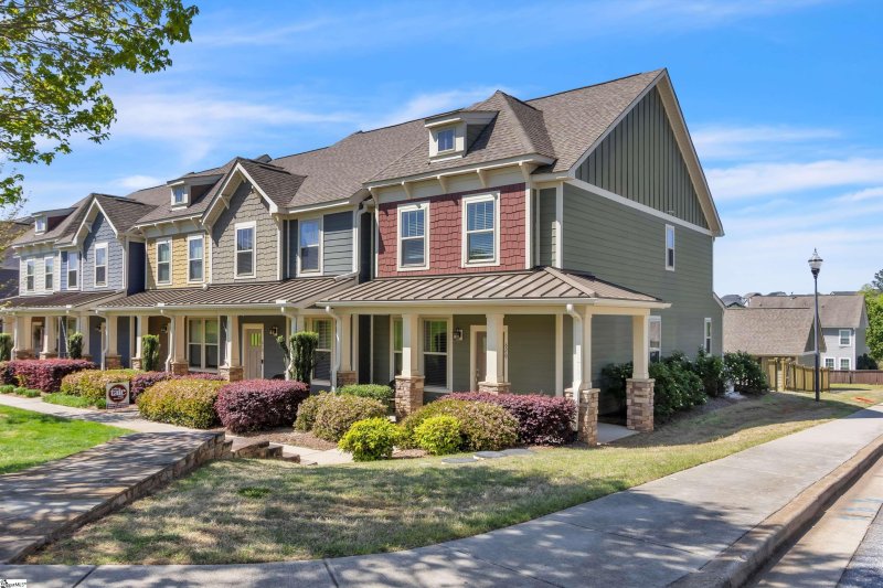 Property image 3 at 620 Springbank Aly Alley, Greer, SC 29651