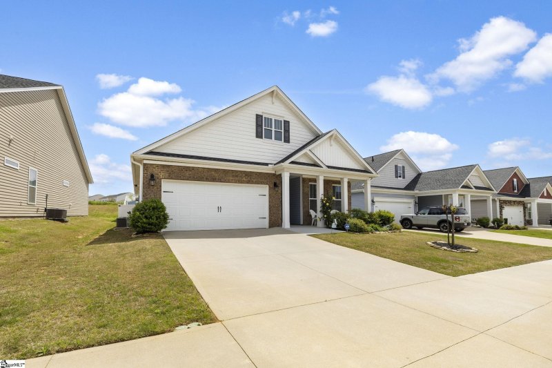 Property image 2 at 313 Pollyanna Drive, Greenville, SC 29605