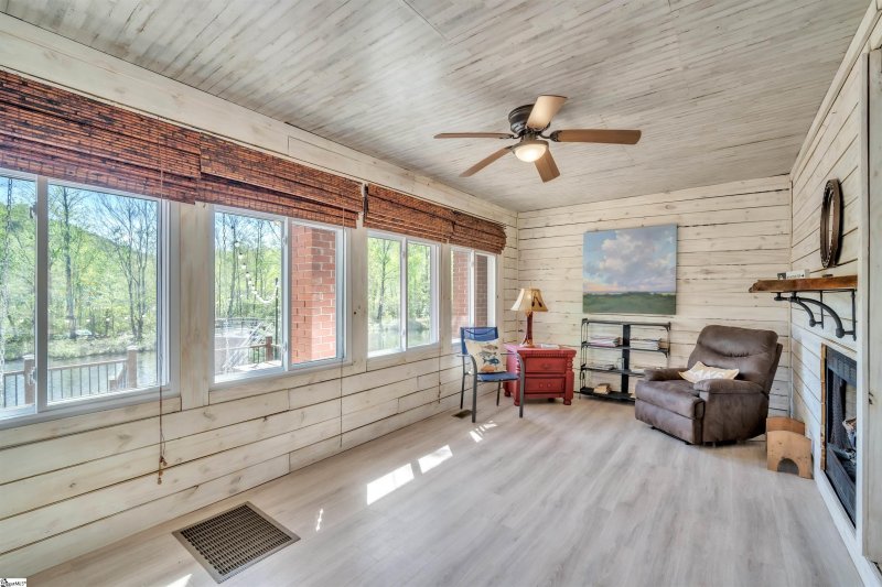 Property image 2 at 1506 W Lakeshore Drive, Landrum, SC 29356