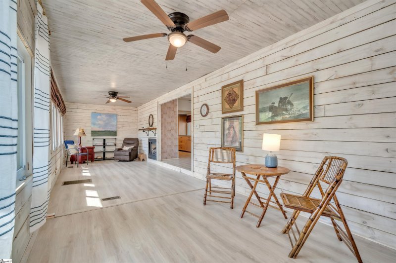 Property image 5 at 1506 W Lakeshore Drive, Landrum, SC 29356