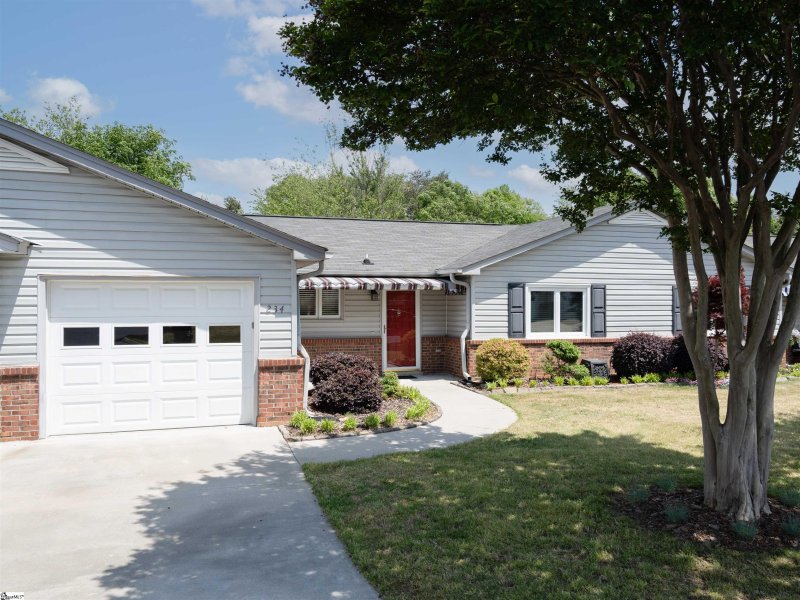 234 Lakeside Circle