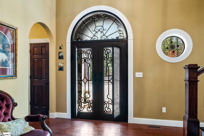 Property image 4 of 246 E Waters Edge Lane in Waters Edge, West Union, SC 29696