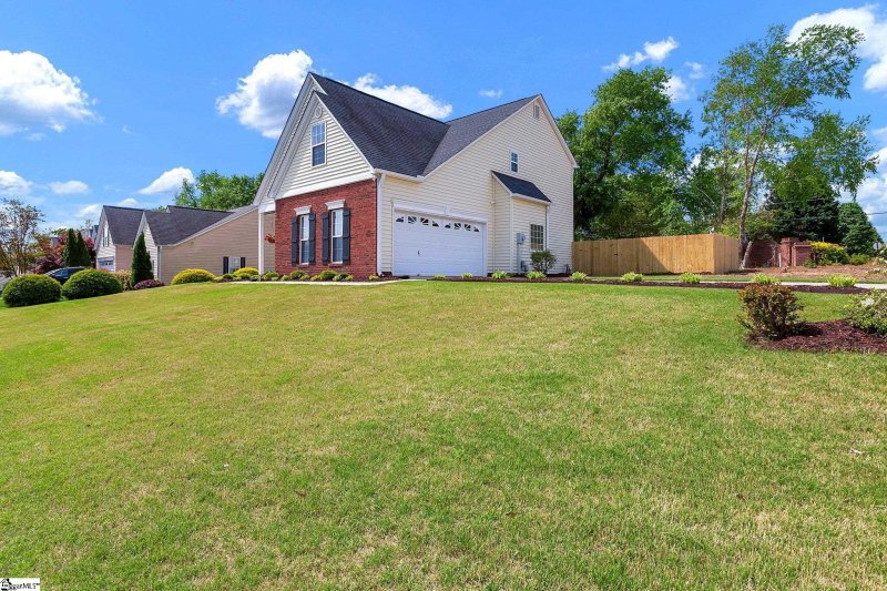 Property image 3 at 2 Cotter Lane, Greer, SC 29650