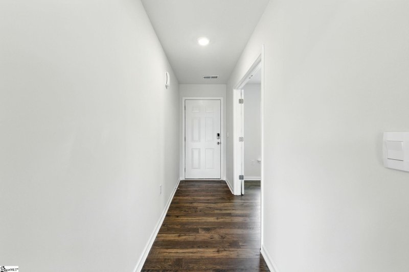 Property image 5 of 1632 Martingale Way in Paddock Point, Roebuck, SC 29376