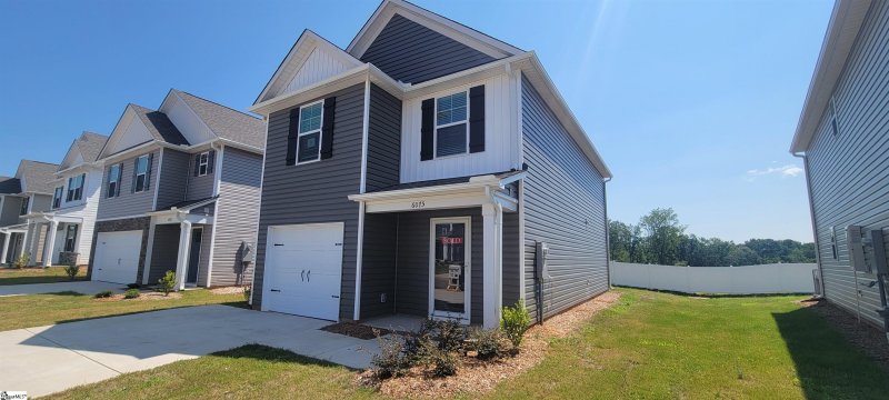 Property image 2 at 6075 Willutuck Drive, Boiling Springs, SC 29316