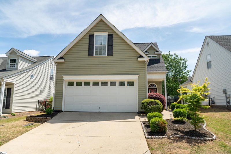 Property image 2 at 130 Ledgewood Way, Easley, SC 29642