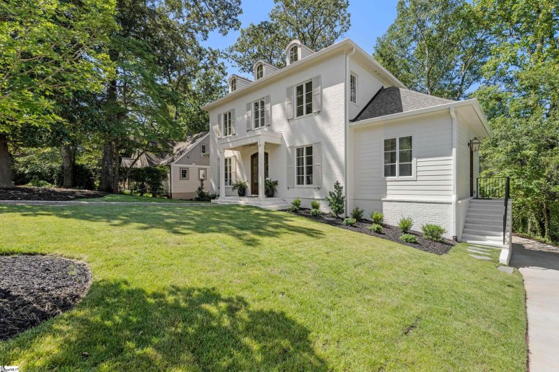 Property image 2 at 7 Waccamaw Circle, Greenville, SC 29605