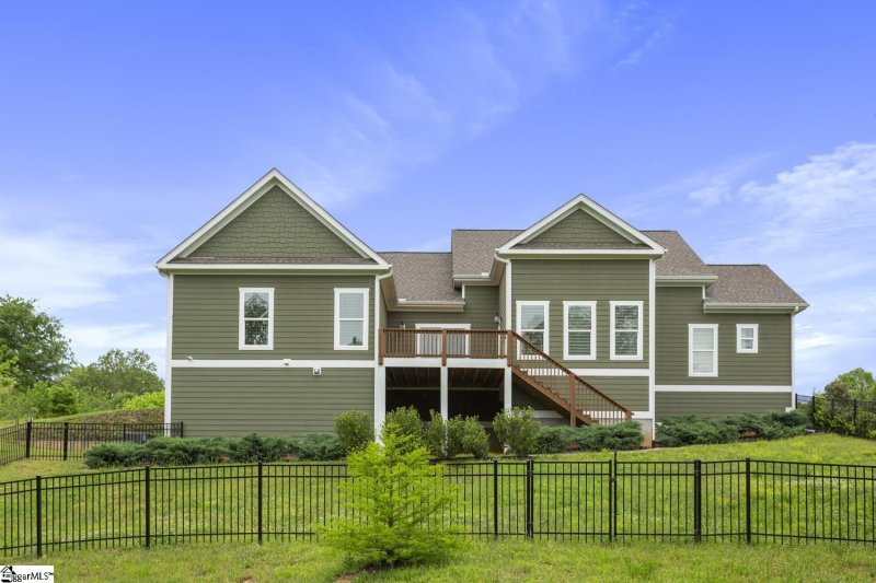 Property image 5 at 601 S Acorn Way, Seneca, SC 29672