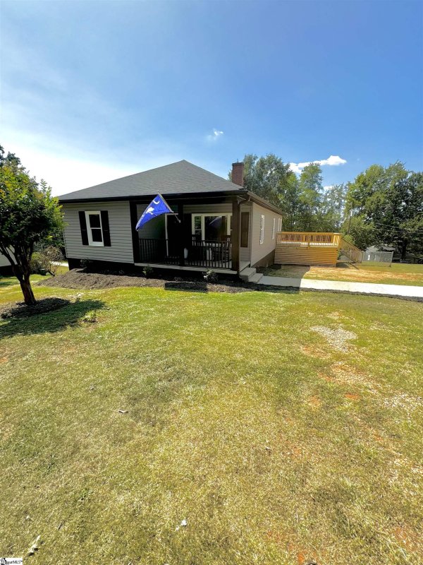 Property image 2 at 231 Mountain Crest Drive, Easley, SC 29640