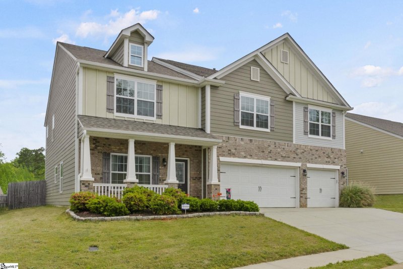 Property image 2 at 428 Graypointe Drive, Greer, SC 29650