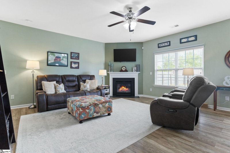 Property image 4 at 428 Graypointe Drive, Greer, SC 29650