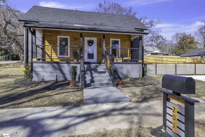 Property image 2 at 201 Front Street, Easley, SC 29640