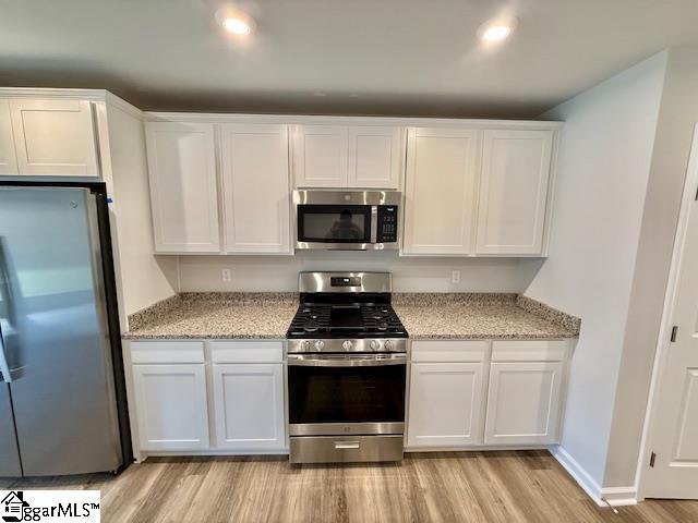 Property image 2 of 1226 Forestbrook Lane in Westbriar Woods, Spartanburg, SC 29303