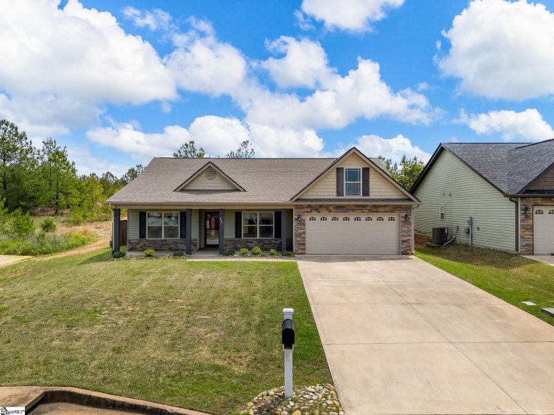 Property image 2 at 325 N Timm Creek Avenue, Roebuck, SC 29376