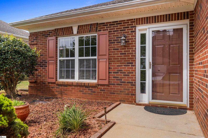 Property image 2 at 813 Palomino Court, Simpsonville, SC 29681