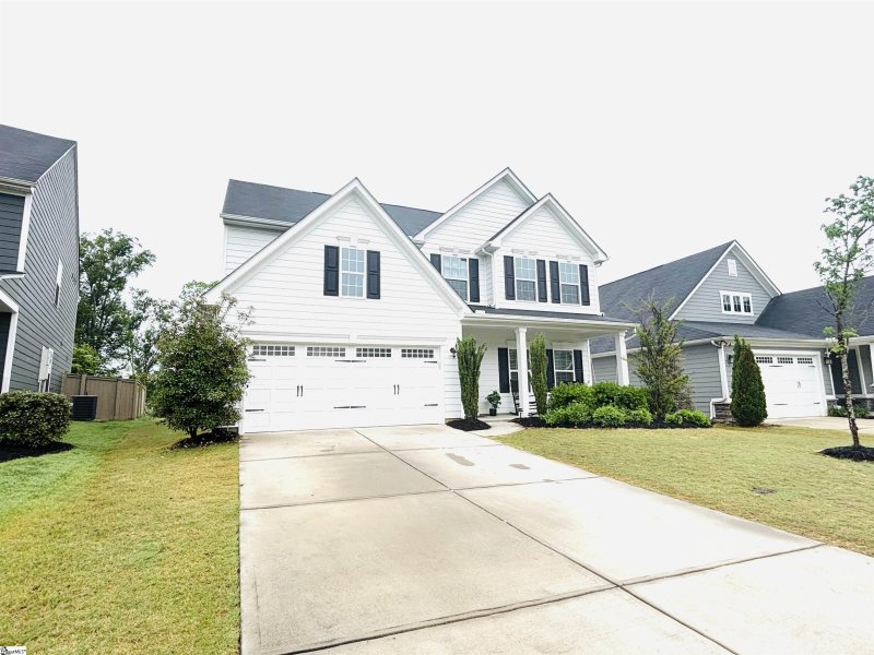 Property image 3 of 135 Fawn Hill Drive in Briar Oak, Simpsonville, SC 29681