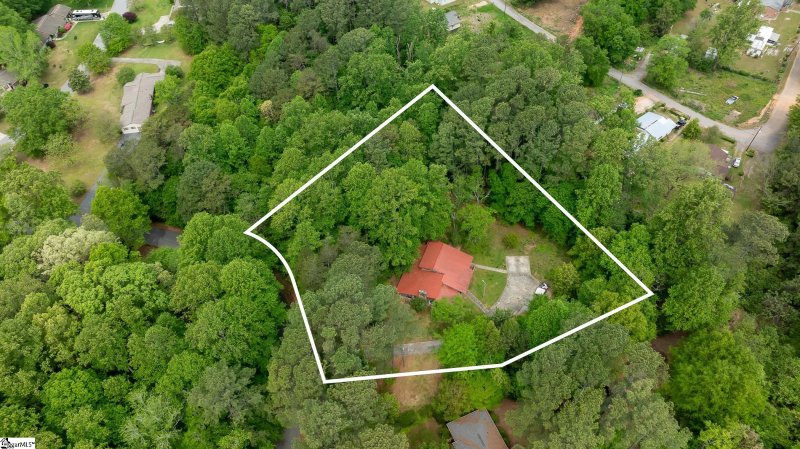 Property image 2 at 402 Asbury Circle, Easley, SC 29640