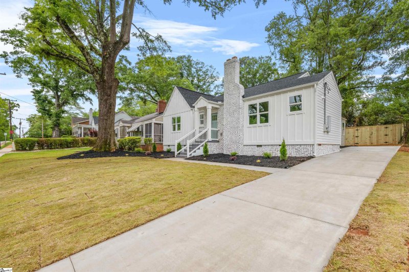 Property image 2 at 222 Potomac Avenue, Greenville, SC 29605