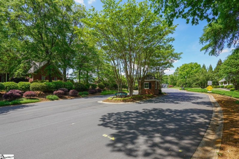 Property image 4 of 736 Willis Road in Cates Pond, Spartanburg, SC 29301