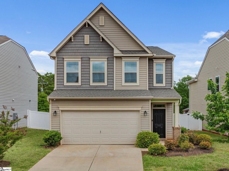 Property image 2 at 584 Pollyanna Drive, Greenville, SC 29605