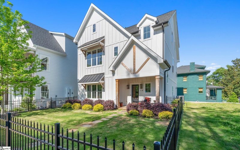 Property image 2 of 14 Perry Avenue in Downtown, Greenville, SC 29601-2400