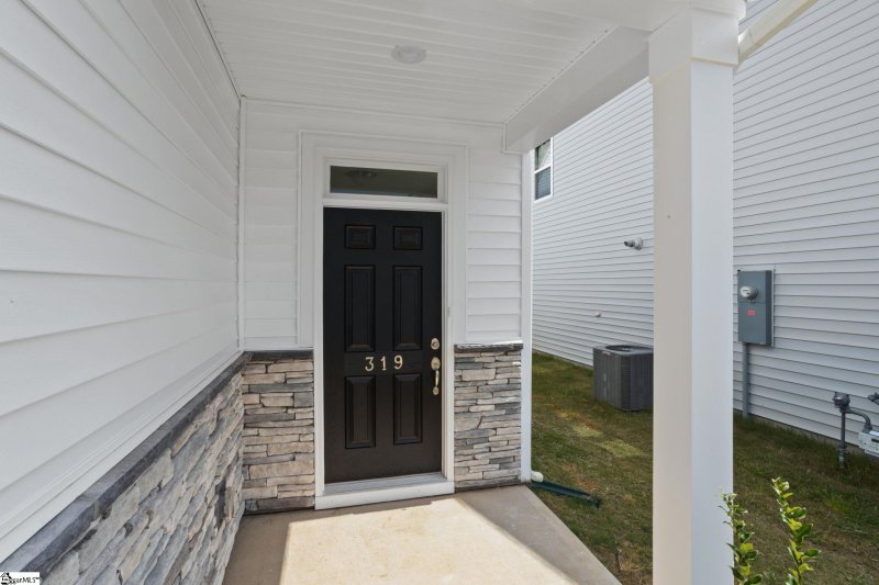 Property image 3 of 319 Metz Drive in Bellevue, Greenville, SC 29611