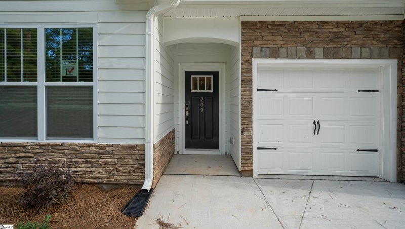 Property image 5 at 209 Oakmonte Circle, Greenwood, SC 29649