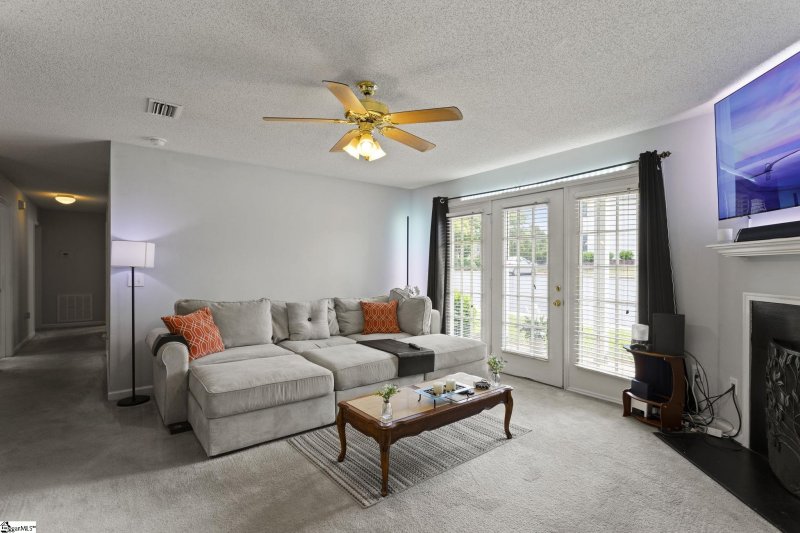 Property image 5 of 1004 Pelham Square Way in Pelham Square, Greer, SC 29650