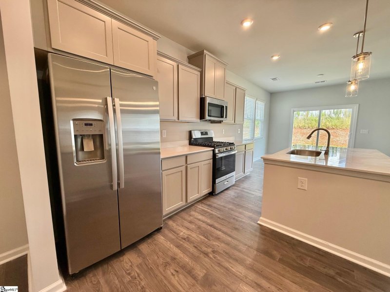 Property image 5 of 1812 Berkshire Lane in Westbriar Woods, Spartanburg, SC 29303