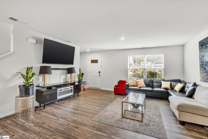 Property image 2 at 102 Barrington Creek Road, Piedmont, SC 29673