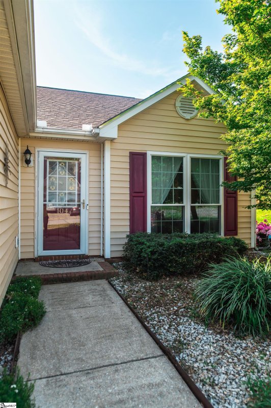 Property image 2 at 104 Fairview Lake Way, Simpsonville, SC 29680