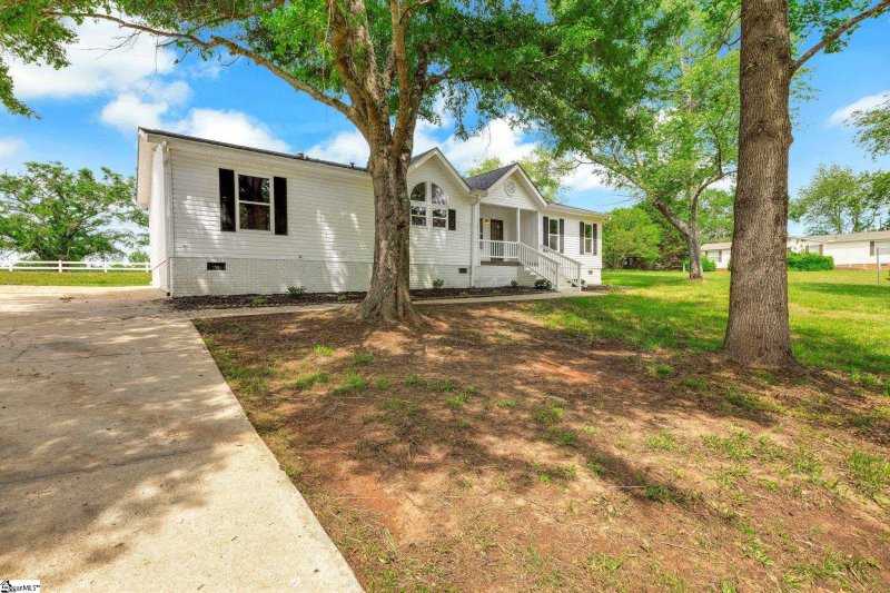 Property image 2 at 500 Ashford Oak Way, Simpsonville, SC 29680