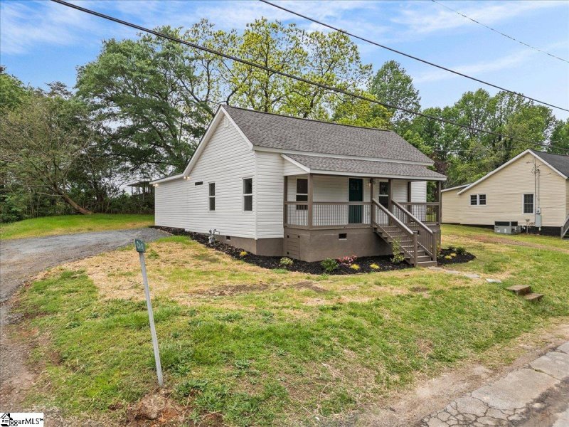 Property image 2 at 5 Hunt Avenue, Liberty, SC 29657