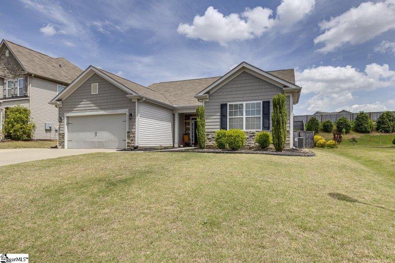 Property image 2 at 411 Bucklebury Road, Greer, SC 29651