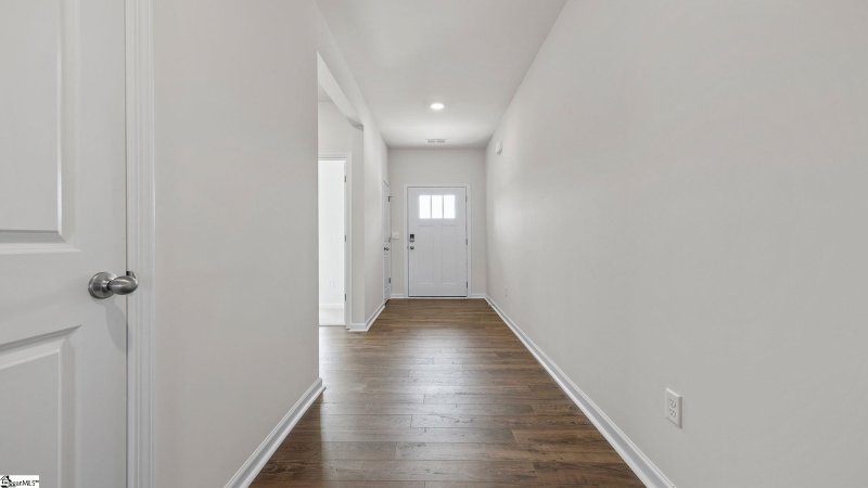 Property image 5 of 536 Grantham Drive in Woodglen, Piedmont, SC 29673