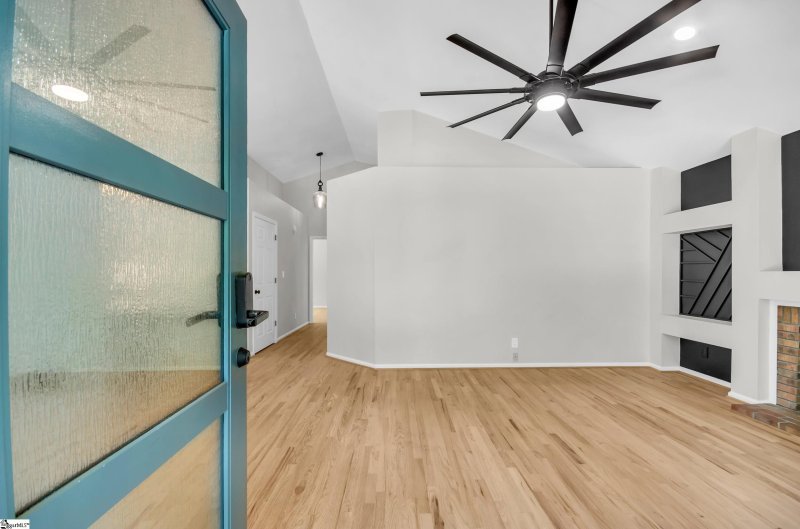 Property image 3 at 1016 Summit Drive, Greenville, SC 29609