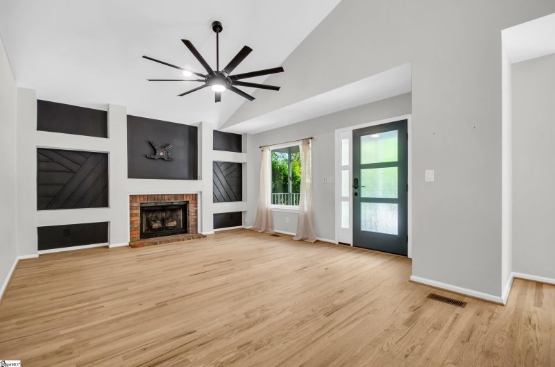 Property image 5 at 1016 Summit Drive, Greenville, SC 29609