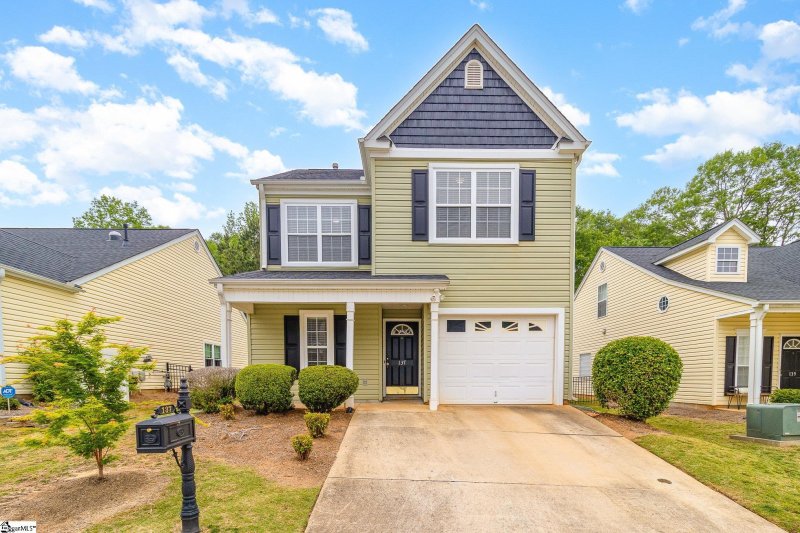 Property image 3 at 137 Pin Oak Court, Easley, SC 29642