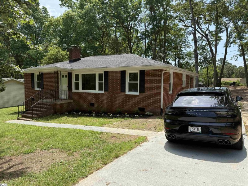 133 Woodridge Circle