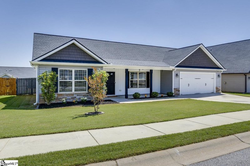 Property image 2 at 229 Lockeland Park Drive, Simpsonville, SC 29681