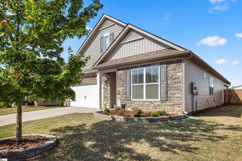 Property image 4 at 550 Castleby Drive, Duncan, SC 29334