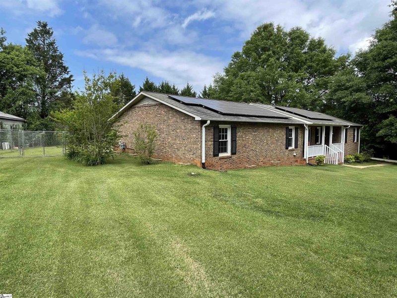 Property image 2 at 101 Patrick Court, Piedmont, SC 29673