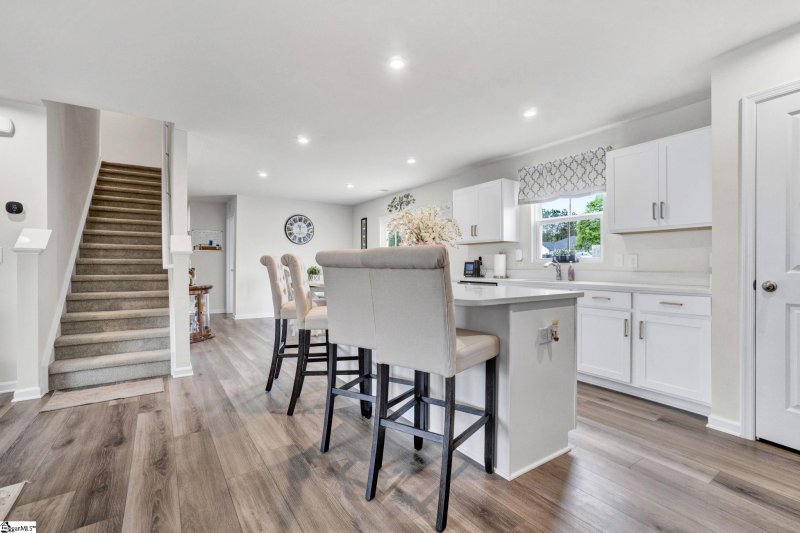 Property image 2 at 202 Highland Station Drive, Clinton, SC 29325