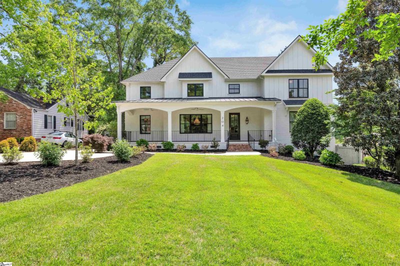 Property image 4 at 204 Sunset Drive, Greenville, SC 29605
