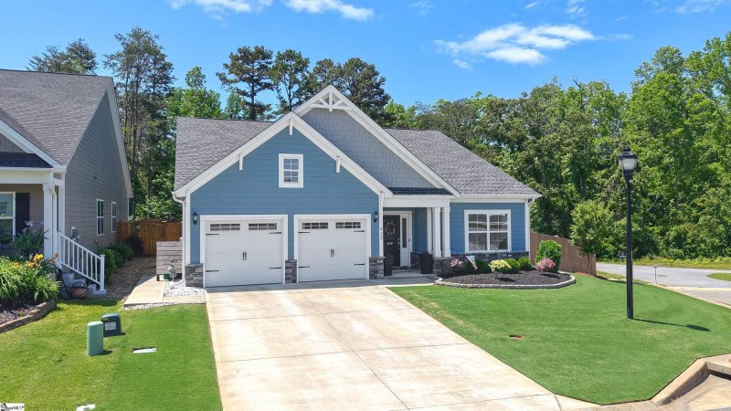 Property image 2 at 429 Rubia Drive, Greenville, SC 29607