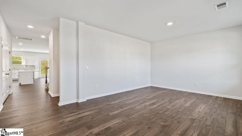 Property image 2 of 1033 Roleson Way in Hunters Ridge, Woodruff, SC 29388