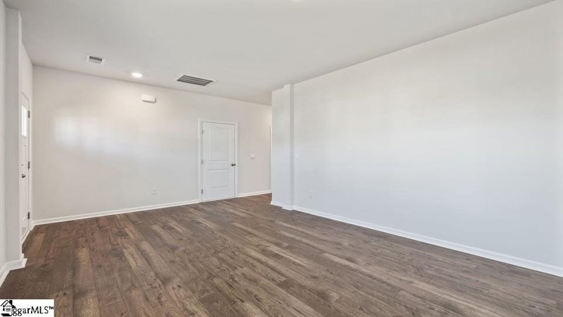 Property image 4 of 1033 Roleson Way in Hunters Ridge, Woodruff, SC 29388