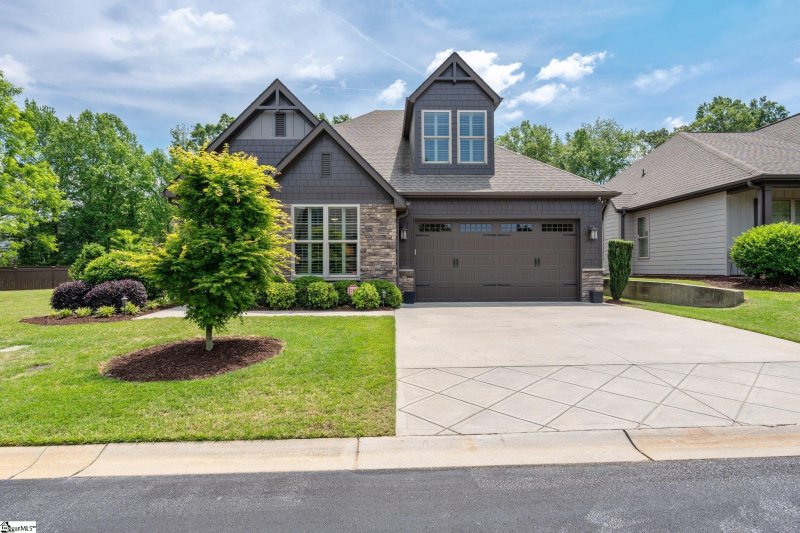 Property image 2 at 24 Vinton Drive, Greer, SC 29651