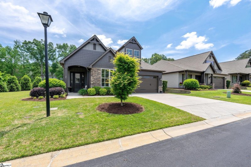 Property image 3 at 24 Vinton Drive, Greer, SC 29651