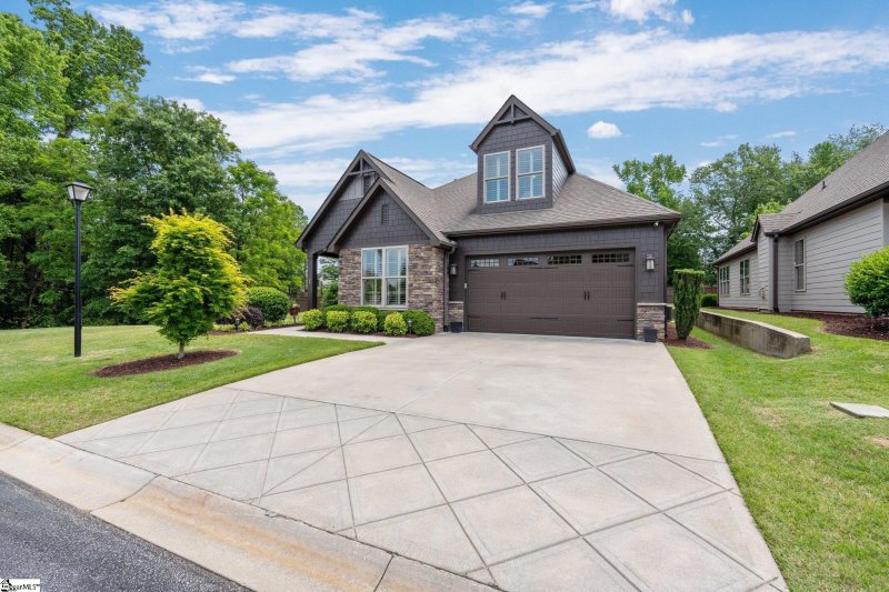 Property image 4 at 24 Vinton Drive, Greer, SC 29651